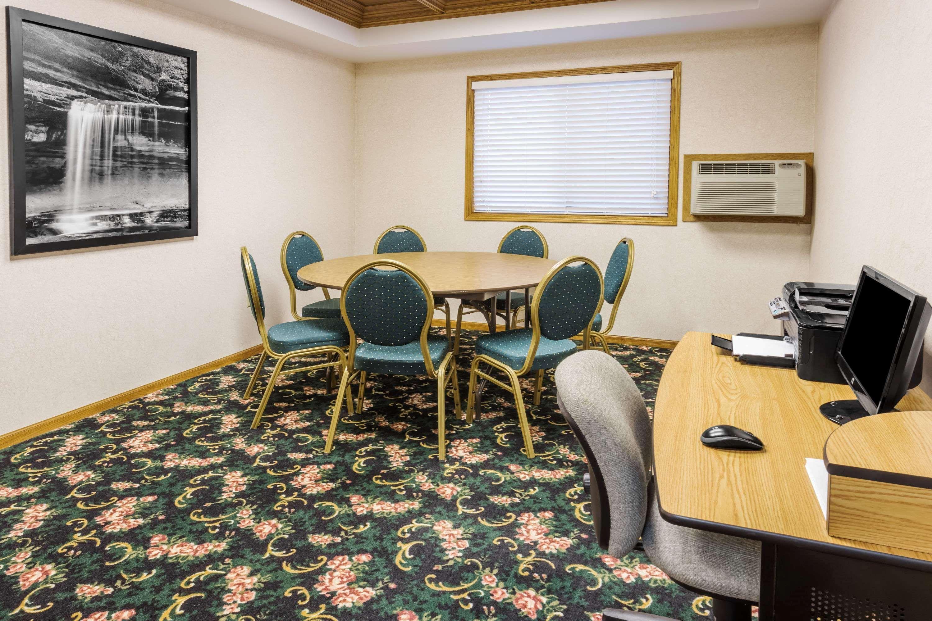 מלון Super 8 By Wyndham Ottawa Starved Rock מראה חיצוני תמונה