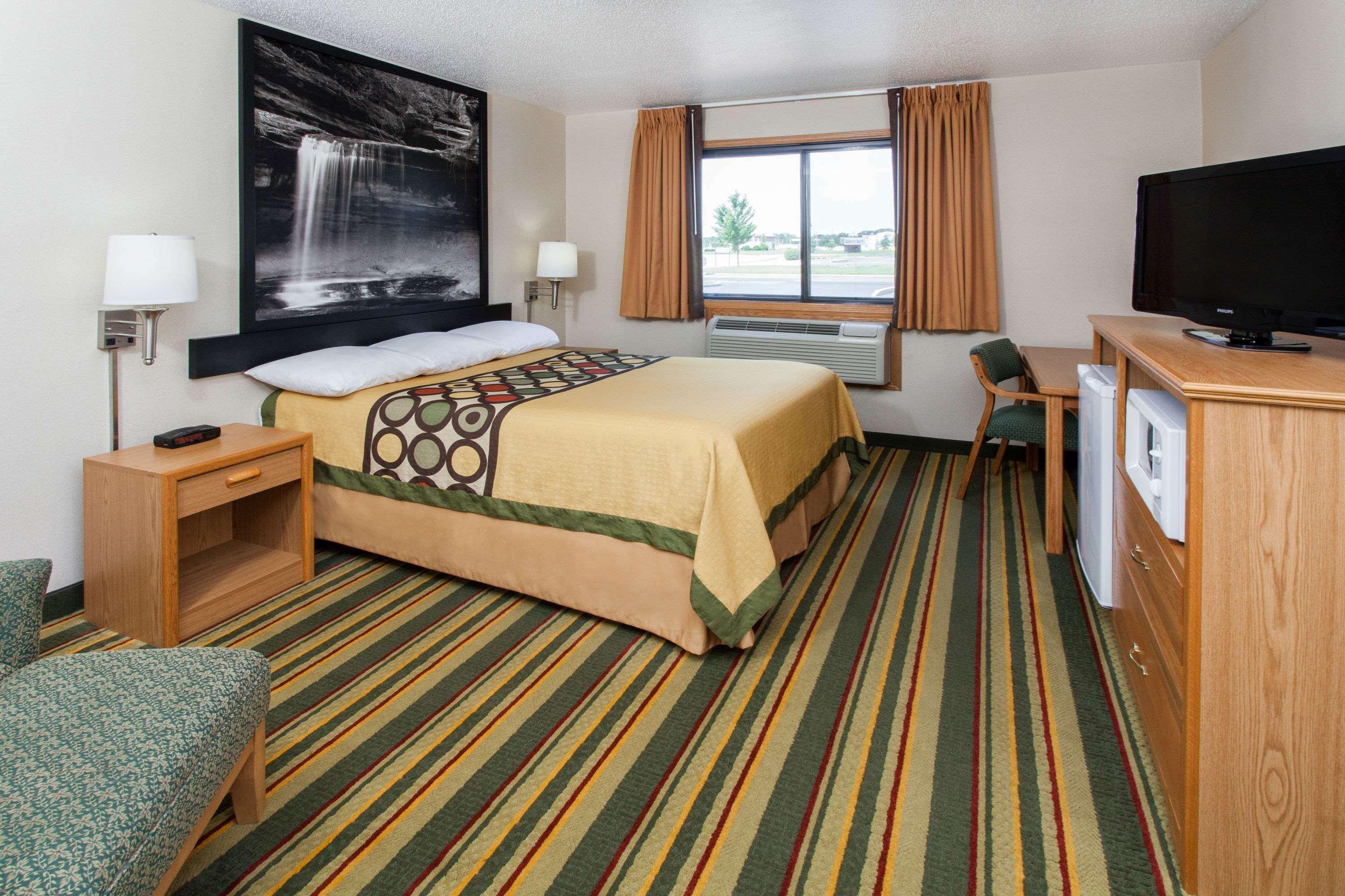 מלון Super 8 By Wyndham Ottawa Starved Rock מראה חיצוני תמונה
